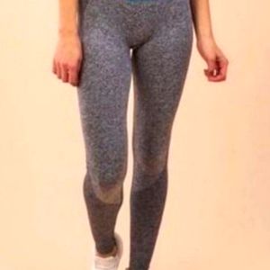 NWOT. GYMSHARK 2 TONE MARL GREY SEAMLESS LEGGINGS. S